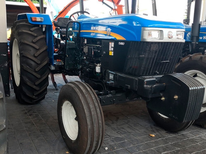 Parrilla de tractor azul NH