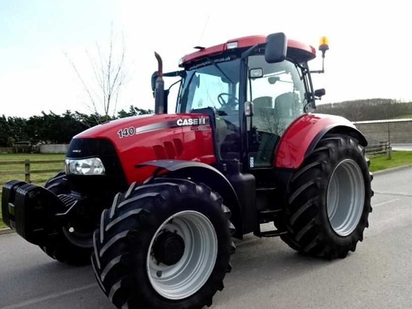 Tractor con cabina con regulación neumática