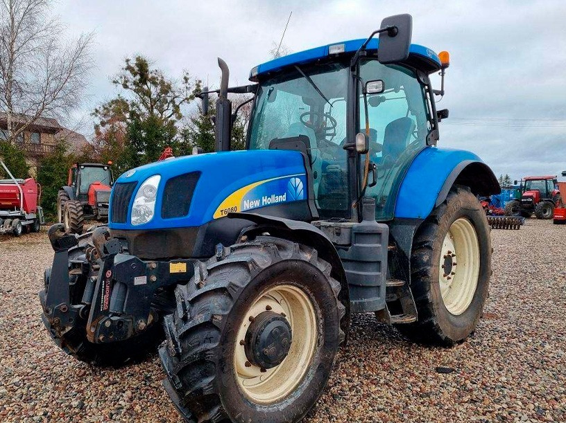 Tractor mediano con cabina T6080