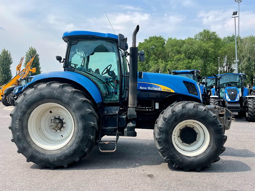 Propulsor agrícola de color azul