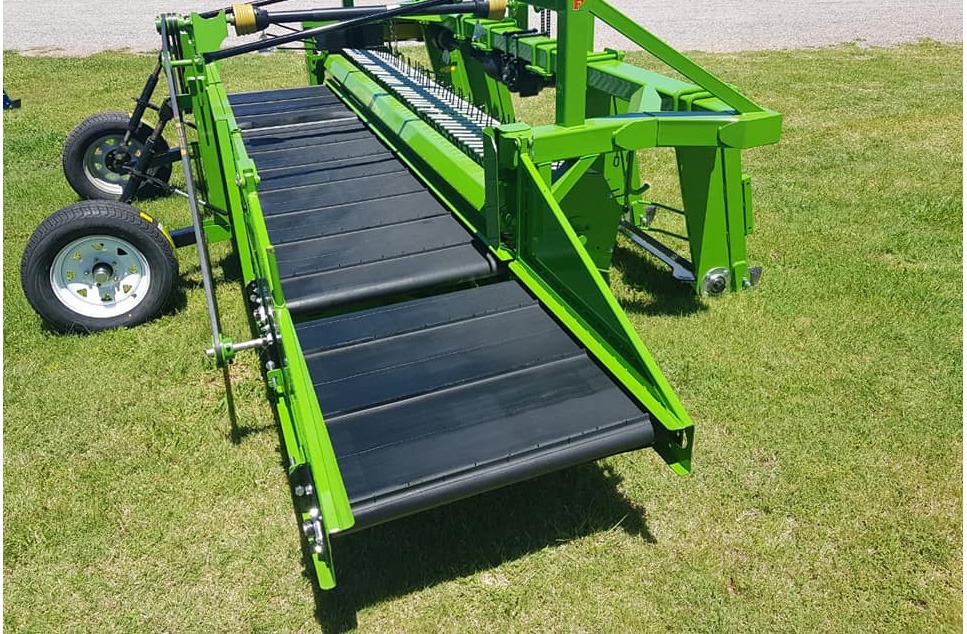 Cortadora agrícola de color verde