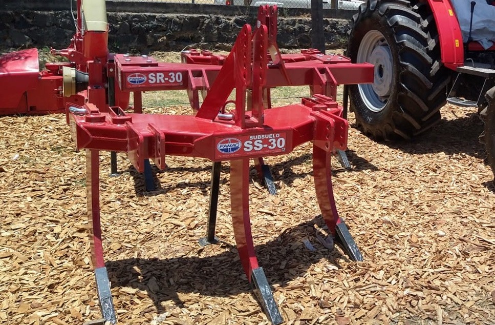 Subsuelo de 3 timones agricola